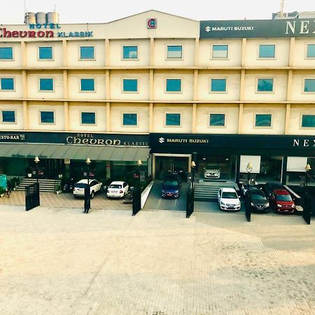 Hotel Chevron Klassik Ludhiana Exterior photo