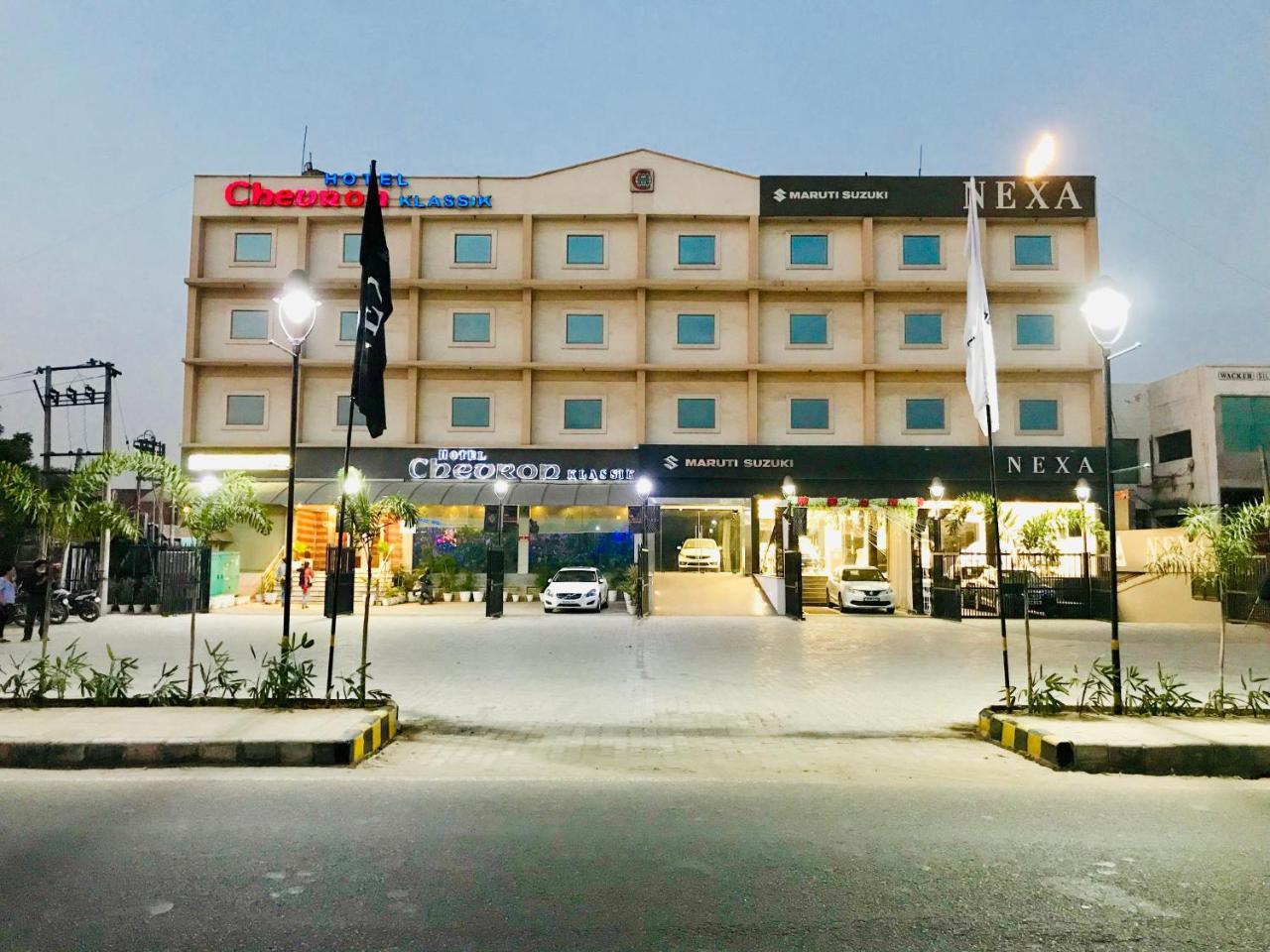 Hotel Chevron Klassik Ludhiana Exterior photo